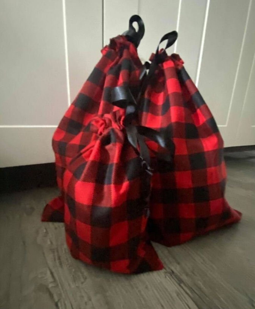 Holiday Gift Bags - Buffalo Check